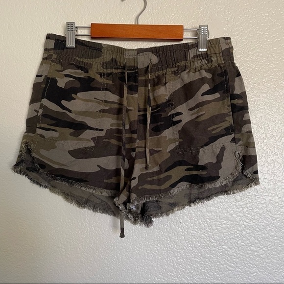 NWT Express Camo Linen Bland Shorts Frayed Hem Pull On - Picture 2 of 9